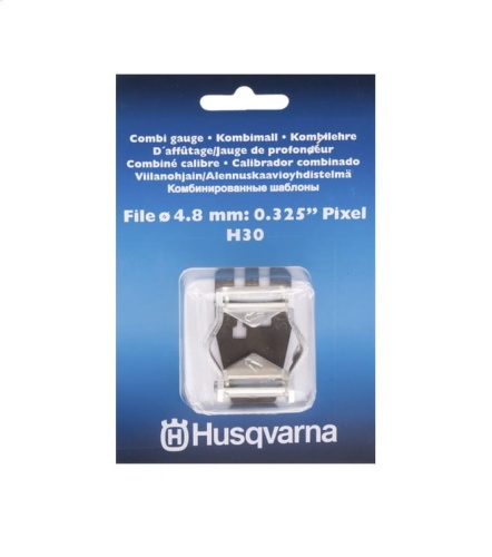 Prowadnik pilnika 4,8 mm .325 1,3 mm w przezroczystym opakowaniu. Produkt o metalowej, teksturowanej powierzchni z widocznym logo Husqvarna oraz napisami w różnych językach. Ujęcie frontalne na jednolitym niebieskim tle.