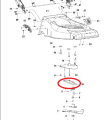 Pasek napędowy kosiarki LC140S Husqvarna, w kształcie prostokątnym, widoczny w zbliżeniu. Część prezentowana obok pozostałych komponentów. Rozmiar i detale dostosowane do kosiarki. Element niezbędny do prawidłowego funkcjonowania urządzenia.