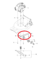 Żółty pasek napędowy do kosiarki LC253S Husqvarna, widoczny z boku z mocowaniami po obu stronach i teksturowaną powierzchnią, umieszczony poziomo, na tle elementów montażowych.