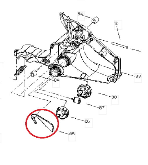 Blokada dźwigni gazu do pilarki P340S/P350S/P360S, metalowa, w kolorze srebrnym, z wygiętym kształtem. Widoczna z boku w diagramie, z oznaczeniem numeru 85. Element montażowy pasujący do układu pilarki, prezentowany na złożonym tle.