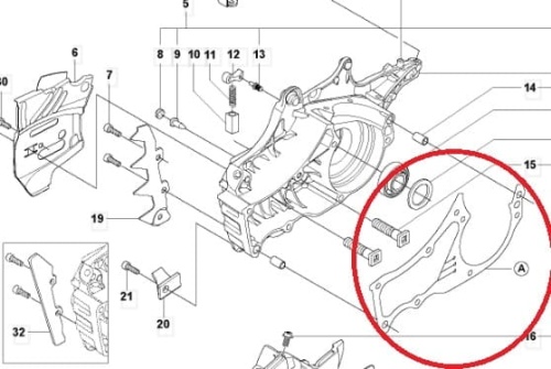 Zestaw uszczelek do pilarki Husqvarna 556/555/562XP/560XPG przedstawia się jako metalowy element, z wyraźnym konturem i wycięciami, w kolorze srebrnym. Ujęcie szczegółowe, wyeksponowane na białym tle, wskazuje na strukturę i kształty uszczelek.