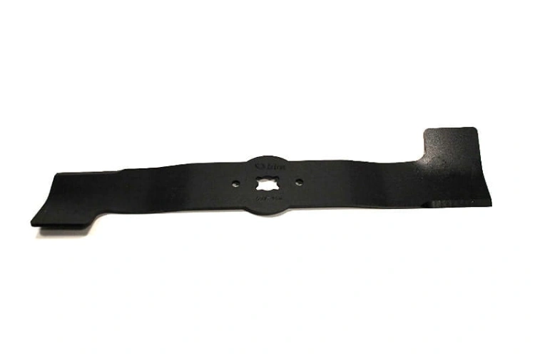 Nóż kosiarki MTD o długości 45,7 cm, wykonany z czarnej stali, o prostym, prostokątnym kształcie. Widoczny otwór montażowy w centralnej części. Ujęcie frontalne, na jednolitym tle. Brak zbędnych zdobień, przeznaczony do użytku w kosiarkach.