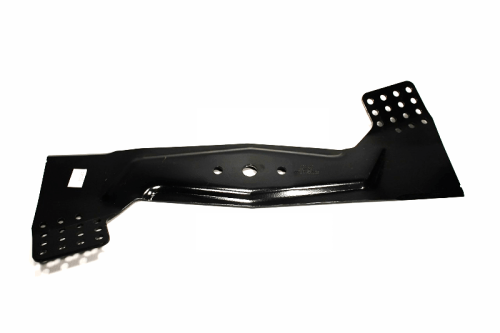 Nóż kosiarki Harry o długości 47,7 cm, wykonany z czarnej stali. Produkt leży na białym tle, ukazując smukły kształt z otworami montażowymi oraz przetłoczeniami dla zwiększenia sztywności. Widoczne mocowania po lewej stronie.