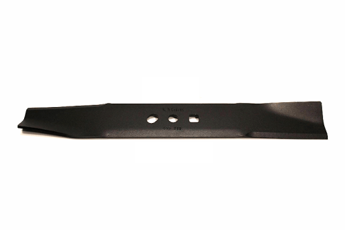 Nóż kosiarki Krysiak Vega 45,5 cm, czarny metal, prosty z wklęsłym brzegiem i trzema otworami montażowymi. Ujęcie z przodu, poziomo na białym tle, lekko zaokrąglony ostrze dla lepszego cięcia.