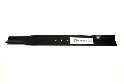 Nóż kosiarki Stiga o długości 53 cm, w kolorze czarnym, wykonany z metalu, z trzema otworami montażowymi. Produkt leży na jednolitym tle. Widoczny detal z logo las24.pl na obudowie, projekt posiada płaską krawędź tnącą.