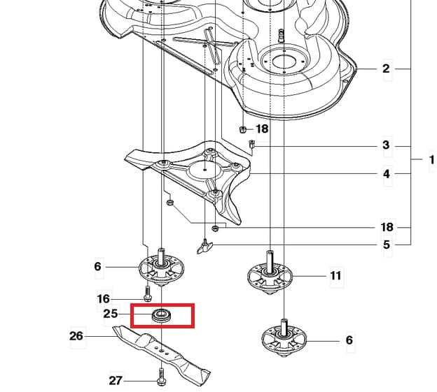 Piasta noża do traktora Husqvarna R 216 R214 R13, metalowa, okrągła z centralnym otworem i wzorem geometrycznym, przygotowana do montażu w systemie koszenia. Widok z góry na białym tle.