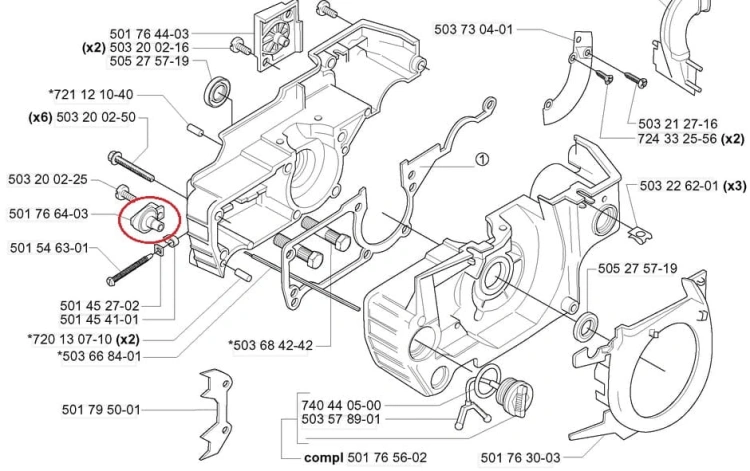 Wychwytnik łańcucha pilarki Husqvarna 51/55, metalowy, okrągły, montowany na korpusie, otoczony śrubami, z wyraźnymi otworami montażowymi, na białym tle.