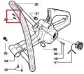 Śruba do wykaszarek i pilarek Husqvarna, McCulloch, Partner P351, metalowa, srebrna, o cylindrycznym kształcie. Widok ukazujący szczegóły gwintu oraz główkę śruby. Produkt leży w poziomie, na tle schematu z częściami narzędzia.