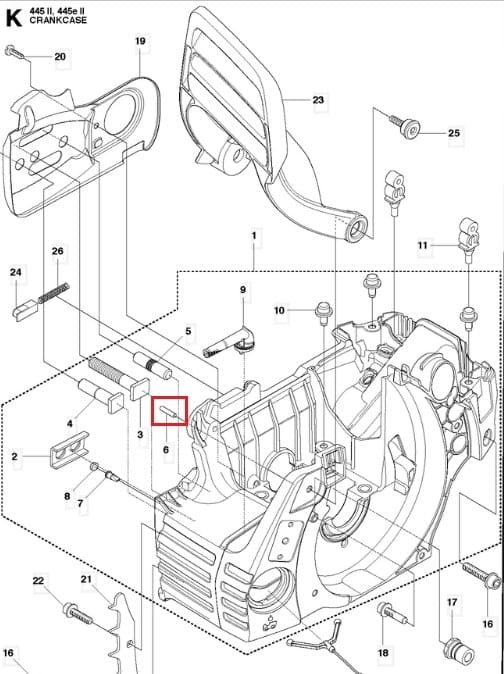 Sworzeń łożyska igiełkowego do pilarek Husqvarna 340-450, prostokątny metalowy element bez napisów, pokazany z boku na schemacie silnika z detalami montażu.