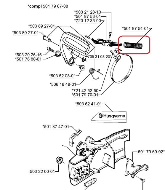 Czarna metalowa sprężyna hamulca pilarki Husqvarna 254, 262XP, spiralna z wyraźnymi szprychami, zamontowana na mechanizmie pilarki, na białym tle.