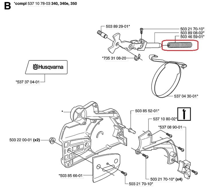 Sprężyna hamulca pilarki Husqvarna 340/345/350, okrągła, metalowa, w kolorze stalowym. Widok z boku, w detalach ukazujący spiralny kształt. Umieszczona w kontekście montażu, w otoczeniu elementów maszyny. Logo Husqvarna w górnym lewym rogu.