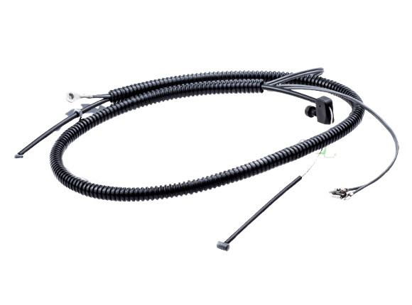 Wiązka sterownicza do Husqvarna 333R/535RX/135R/336FR, czarna, spiralnie ułożona, z metalowymi końcówkami. Widoczny element mocujący, kilka cienkich przewodów. Całość leży na jasnym tle, w ujęciu frontalnym.