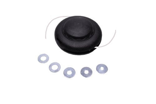 Głowica żyłkowa Gator SpeedLoad w kolorze czarnym z widoczną żyłką. Ujęcie z góry, produkt leżący na białym tle, otoczony pięcioma metalowymi nakrętkami. Wyraźny, teksturowany spód głowicy oraz gładka powierzchnia wierzchnia.