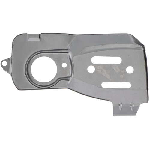 Osłona karteru pilarki Husqvarna 359 i 357XP oraz Jonsered CS2159 i CS2156 w kolorze szarym, wykonana z metalu, z okrągłym otworem oraz dobranymi dodatkowymi otworami montażowymi. Produkt ułożony poziomo, na jednolitym tle.