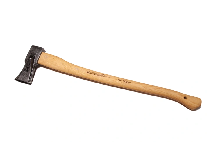 Siekiera klinowa 2 kg Krumpholz z długim trzonkiem z hikory. Widok z boku ukazuje gładką, metalową głowicę na jednolitym tle. Kąt eksponuje ergonomiczną rączkę i oznaczenia na korpusie.
