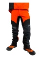Spodnie ochronne Technical Extreme Arbor Husqvarna w kolorze pomarańczowym i czarnym, z widocznym logo na lewej nogawce. Ujęcie frontalne, produkt w pozycji stojącej. Materiał o gładkiej fakturze, często używany w pracy na zewnątrz.