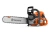 Pilarka Husqvarna 560 XP®G Mark II w kolorze pomarańczowym z metalowym łańcuchem. Ujęcie z boku, prezentujące uchwyt i silnik. Widoczne logo Husqvarna oraz napis X-Force na prowadnicy. Produkt w pozycji stojącej, gotowy do użycia.