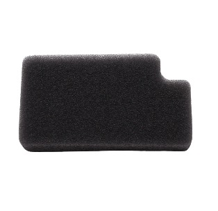 Filtr powietrza do dmuchawy McCulloch GBV325 w kolorze czarnym, wykonany z gęstej pianki. Oferuje prostokątny kształt z wycięciem w jednym rogu. Prezentowany na białym tle, widoczny z góry, podkreślający fakturę materiału.