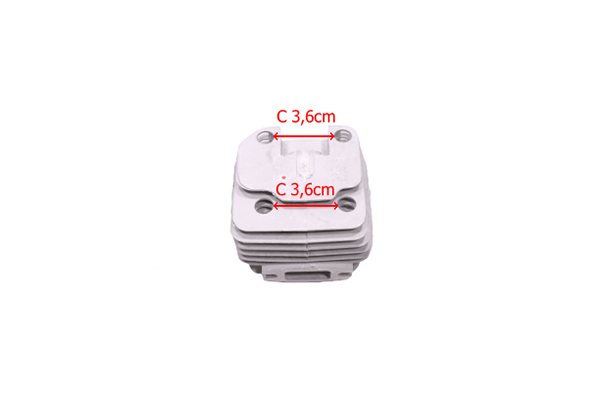 Cylinder pod tłok pilarki NAC w kolorze szarym, kwadratowy kształt z wyraźnymi wymiarami 3,6 cm. Widoczna powierzchnia o gładkiej fakturze, z otworami montażowymi. Zdjęcie wykonane frontalnie, ukazuje szczegóły produktu.