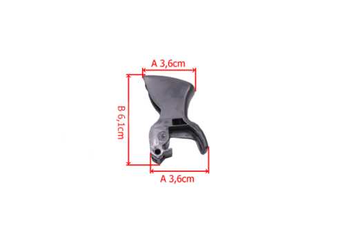 Dźwignia gazu pilarki Husqvarna 550XP/560XP, czarna, o wymiarach 3,6 cm na 3,6 cm oraz wysokości 6,1 cm. Widok z boku, pokazujący kształt i mechanizm mocowania. Czytelne logo Husqvarna na mocowaniu. Produkt nowy, bez dodatkowych akcesoriów.