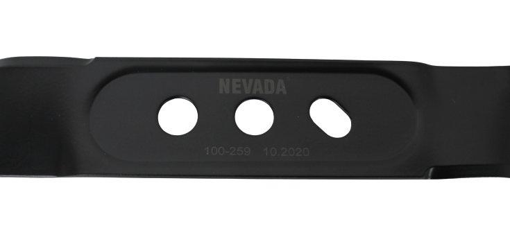 Nóż do kosiarki NAC C400i/LP40-300 o długości 39,8 cm, wykonany z czarnego metalu. Ujęcie z góry, ukazujące wzdłuż prostą krawędź noża oraz trzy otwory montażowe. Widoczne logo NEVADA oraz numery, brak dodatkowych detali.