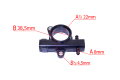 Pompa oleju do pilarek Partner P340S, P350S, P360S, czarna, plastikowa. Zbliżenie korpusu z otworami: A (22 mm, 8 mm), B (38,5 mm, 4,5 mm). Na białym tle, detal konstrukcji.