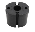 Amortyzator kosy 343FR/545FXT z gładkiej czarnej gumy, cylindryczny kształt, z wyraźnym otworem pośrodku. Ujęcie frontalne, produkt leżący na białym tle. Widoczne oznaczenia na powierzchni. Idealny do sprzętu ogrodowego.