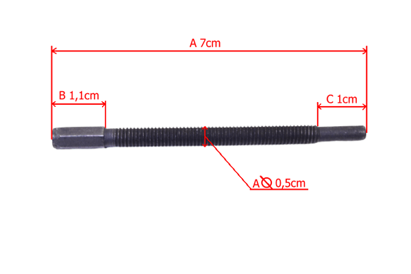 Śruba napinacza łańcucha pilarki Partner P360 S, długość 7 cm, średnica 0,5 cm, gwint 1,1 cm, zakończenie 1 cm. Metalowa, czarna, poziomo na białym tle, pokazuje szczegóły konstrukcji.