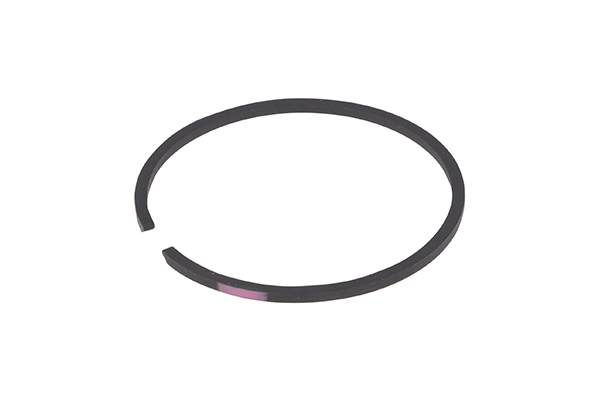 Pierścień tłoka o średnicy 40 mm i grubości 1,5 mm, wykonany z czarnego materiału, przedstawiony na białym tle z boku, ukazuje jego okrągły kształt oraz widoczną różową linię oznaczającą miejsce montażu.
