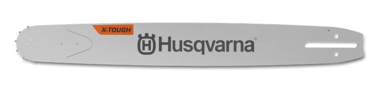Prowadnica 20/3/8/1,5mm/72DL/d. montaż Husqvarna, wykonana z metalu, w kolorze srebrnym, z widocznym logo Husqvarna i oznaczeniem X-Tough. Ujęcie z boku, pokazujące całą długość i szczegóły mocowania. Tło proste, jednolite.