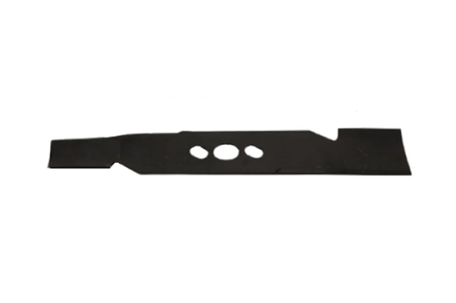 Nóż do kosiarki NAC, czarny metal, długość 37 cm, trzy otwory montażowe, prostokątny kształt z wycięciami, bez zdobień, na jednolitym tle, widok poziomy całego ostrza.