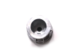 Adapter noża do kosiarki Husqvarna LC 353V / LC 353 VI w kolorze szarym, o okrągłym kształcie, z centralnym otworem na śrubę. Ujęcie z góry, prezentujące szczegóły konstrukcyjne i mocowanie. Produkt leży na białym tle.