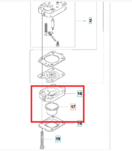 Pompa paliwa dmuchawy 360BT Husqvarna, front, detal mechanizmu z elementami mocującymi. Metalowa prostokątna część z okrągłym otworem na środku, na białym tle, z czytelnymi oznaczeniami numerów elementów.