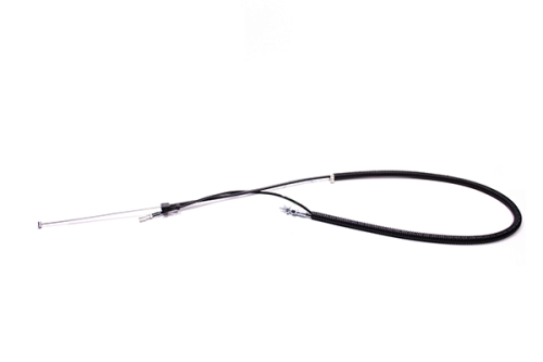 Linka gazu do wykaszarki Husqvarna 243R, czarna osłona z materiału syntetycznego, zakończona metalowymi końcówkami, ułożona w złożeniu, widoczny detal przyłączeniowy. Produkt na białym tle.