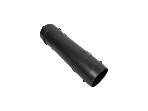 Rura dmuchawy Husqvarna 550iBTX/580BTS w kolorze czarnym, o cylindrycznym kształcie z widocznymi żeberkami, leżąca na prostej powierzchni. Ujęcie z boku, pokazujące otwarte końce. Produkt przeznaczony do odkurzaczy ogrodowych.