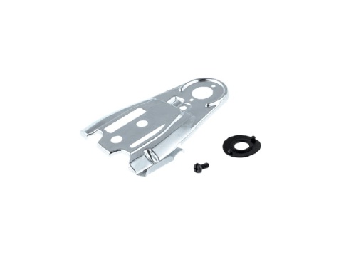 Osłona karteru pilarki Husqvarna 130/135 Mark II, wykonana z metalowego materiału, w kolorze srebrnym, z widocznymi otworami montażowymi. W zestawie czarny pierścień oraz wkręt. Produkt leży na jednolitym tle.