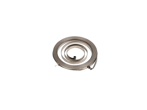 Sprężyna rozrusznika do pilarki Husqvarna 61/268/288 XP, wykonana z metalu, w formie spirali. Widoczny detal zaktualizowanej średnicy oraz lekkości materiału, ujawniony w układzie leżącym na płaskiej powierzchni na białym tle.