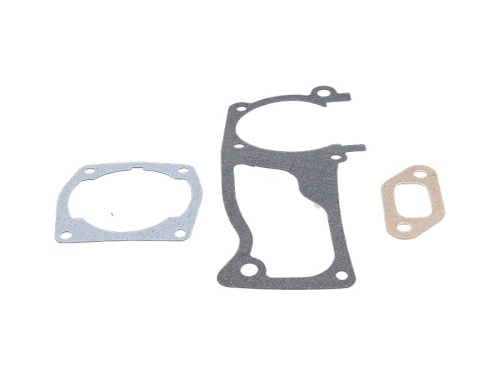 Zestaw uszczelek do pilarki Husqvarna 357XP/359, zawiera 3 części: dwie prostokątne w odcieniach szaro-srebrnym i brązowym z wycięciami na mocowania oraz mniejszą uszczelkę z fakturą materiału.