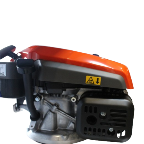 Silnik HS 166A do kosiarki Husqvarna, widok z boku. Czerwony metalowy korpus z szarym deklem. Widoczne uchwyty oraz etykieta bezpieczeństwa. Silnik z wyraźnymi otworami wentylacyjnymi, montowany na podłożu. Metalowe detale i faktura stali.