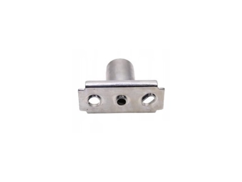 Adapter - Piasta noża do kosiarki NAC CZKSI-0071 w metalicznym, srebrnym kolorze. Widok frontalny na cylindryczny fragment z trzema otworami montażowymi. Gładka faktura, bez dekoracji, przeznaczona do mocowania noża kosiarki.