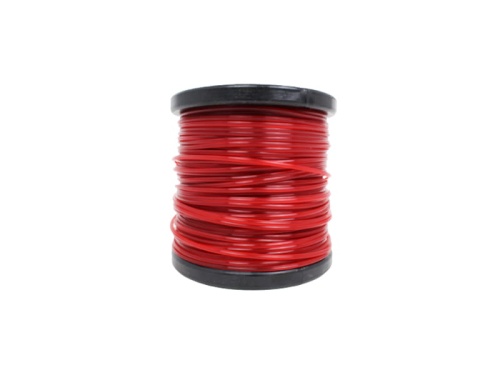 Linka tnąca o średnicy 2,7 mm, nawinięta na czarny krążek, w intensywnym kolorze czerwonym. Produkt widoczny z boku, z wyraźnie nawiniętą żyłką, która tworzy spiralny wzór. Długość linki wynosi 70 m, idealna do zastosowania w ogrodzie.