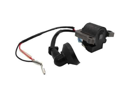 Cewka zapłonowa z czarną obudową, w pozycji leżącej, z widocznymi przewodami elektrycznymi. Elementy metalowe i plastikowe, oznaczenia do podłączenia. Na tle białym, wyraźnie widoczne detale, kształt prostokątny.