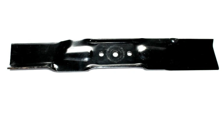 Nóż do kosiarki TORO o długości 47,6 cm w kolorze czarnym, wykonany z metalu, prostokątny z wycięciami. Ujęcie frontalne, leżący na płaskiej powierzchni. Widać otwory montażowe i zaokrąglone krawędzie, gotowy do użycia w kosiarkach.