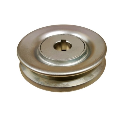 Koło pasowe do riderów R112C/R112C5 Husqvarna, metaliczne, okrągłe, z centralnym otworem. Ujęcie frontalne, leżące na białym tle. Wierzch gładki, dolna krawędź nieco wypukła. Brak widocznych napisów lub logo.