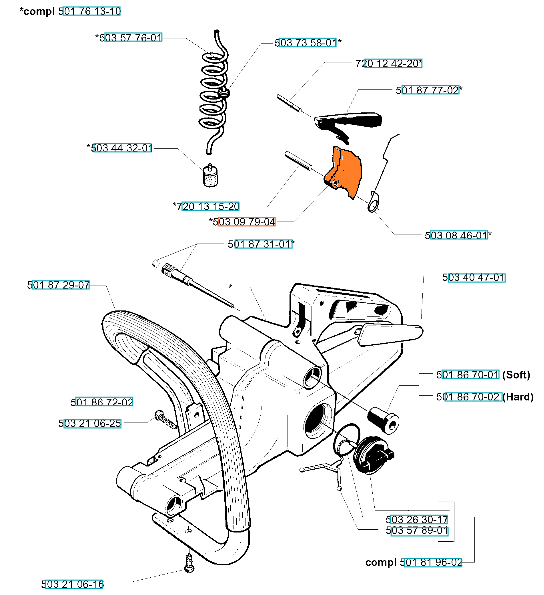 Dźwignia gazu pilarki Husqvarna 254, 257 w kolorze pomarańczowym, z ergonomiczną fakturą i silikonowym uchwytem. Widoczna z boku, detalicznie ukazuje elementy montażowe oraz sprężynę. Produkt leży na białym tle, bez dodatkowych akcesoriów.