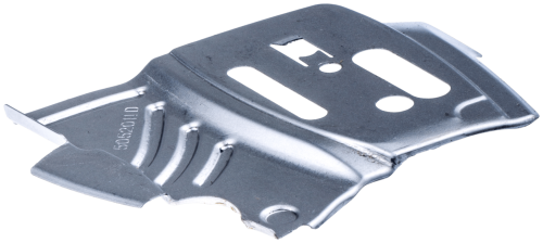 Osłona karteru pilarki Husqvarna 555/560XP, metaliczna, w kolorze srebrnym, o gładkiej fakturze. Widoczne otwory i przetłoczenia. Ujęcie z boku, produkt leży na płaskiej powierzchni, ukazując szczegóły konstrukcyjne i mocowania.