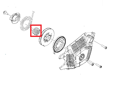 Sprężyna rozrusznika do pilarki Husqvarna 135 Mark II, metalowa, okrągła, z wyraźnymi spiralnymi ułożeniami. Widoczna w zbliżeniu, umieszczona obok innych komponentów rozrusznika. Na białym tle, brak dodatkowych detali.