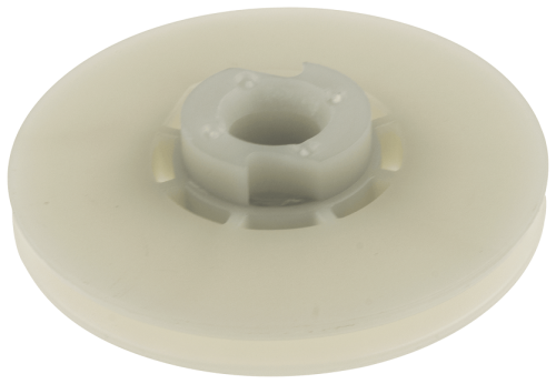 Koło linowe pilarki Husqvarna 3120, wykonane z jasnego, lekkiego plastiku. Okrągły kształt z centralnym otworem i rowkami. Widoczne detale dotyczące mocowania. Wyraźny widok z boku, prezentowany na jednolitym tle.