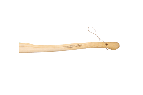 Stylisko jesionowe o długości 60 cm, wykonane z jasnego drewna, z lekko zaokrąglonym końcem. Widoczne napisy na powierzchni oraz otwór na sznurek do zawieszenia. Produkt ułożony poziomo na białym tle.