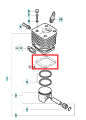 Uszczelka cylindra do pilarki 3120 XP Husqvarna, w kształcie prostokąta z zaokrąglonymi rogami, wykonana z gumy. Widoczna w centralnej części rysunku, otoczona innymi elementami silnika. Złożona i leżąca na płaskiej powierzchni.